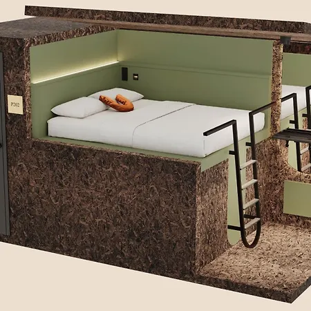 Hostal Pods By The Usual