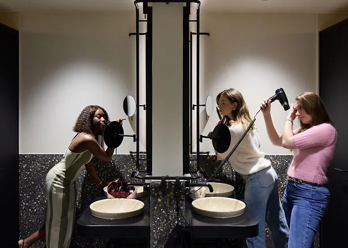 Hostel Pods By The Usual